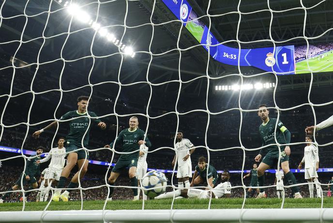 City slavil v Madridu in spravil Alonsa v še večje težave, branilci naslova le do točke v Bilbau