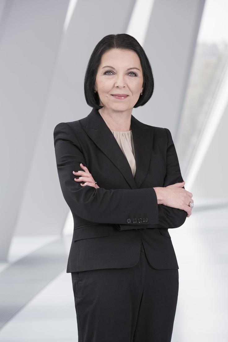 S 1. januarjem 2016 se je 65-letna Nemka pridružila vrstam največjega evropskega proizvajalca avtomobilov, kjer je bila zadolžena za skrb pri pravni skladnosti vozil z vsemi regulativami na trgu. | Foto: Daimler