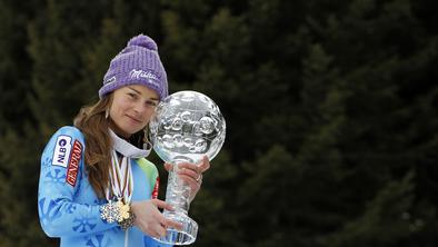 Tina Maze sporoča Kranjcu: Globuse se osvaja na zadnjih tekmah