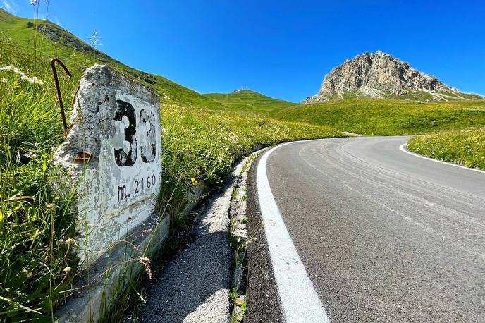 prelaz Pordoi | Prelaza Sella in Pordoi sta najvišji asfaltirani cesti v Dolomitih. | Foto Gregor Pavšič