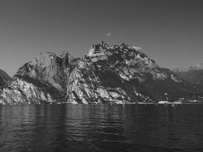 Tragedija v Italiji: Slovenec umrl na gori pri Gardskem jezeru