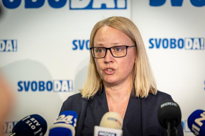 Tamara Kozlovič | Poslanka Svobode Tamara Kozlovič je v izjavi za medije v DZ izrazila prepričanje, da je bil petkov shod v Kopru nevarna in načrtovana provokacija. | Foto Gaja Hanuna