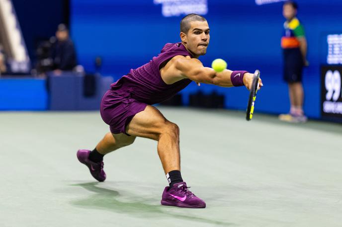 Carlos Alcaraz | Carlos Alcaraz je po vsega uri in pol s 6:1, 6:0 in 6:3 odpravil Italijana Mattio Belluccija. | Foto Reuters