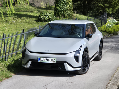 Prvak porabe? Kia EV4 je med najboljšimi, 500 kilometrov dosega pa realnih.