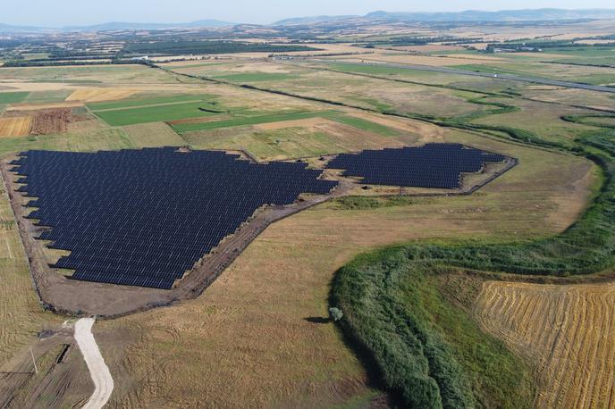 Sončna elektrarna | Skupina GEN-I je leta 2019 na javnem razpisu pridobila pravico do izgradnje in 50-letnega najema zemljišča za sončne elektrarne s skupno močjo 17 MW na degradiranem območju v Amzabegovem v občini Sv. Nikole. | Foto GEN-i