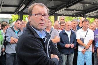 Konstruktor z novim direktorjem in obljubljeno plačo do petka