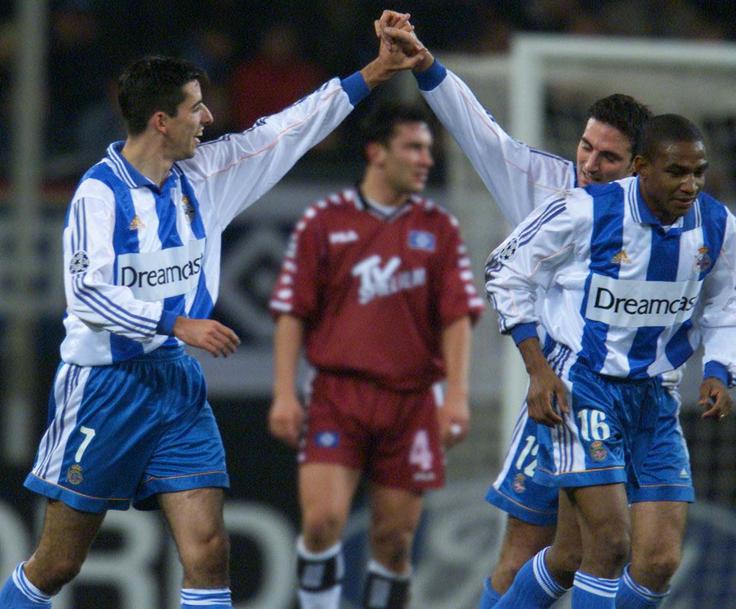 Deportivo La Coruna Roy Makaay in soigralci so leta 2000 pokorili špansko konkurenco. | Foto: Reuters