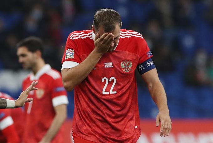 Bo Artem Dzjuba proti Sloveniji zaigral sam v konici napada?  | Foto: Reuters