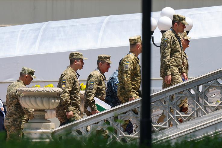 Prva neposredna pogajanja med predstavniki Ukrajine in Rusije po letu 2022 so v Istanbulu potekala sredi maja. Pogajalci so se dogovorili le o izmenjavi po tisoč vojnih ujetnikov, ki so jo že izpeljali, razpravljali pa so tudi o prekinitvi ognja in morebitnem srečanju predsednikov držav. | Foto: Reuters