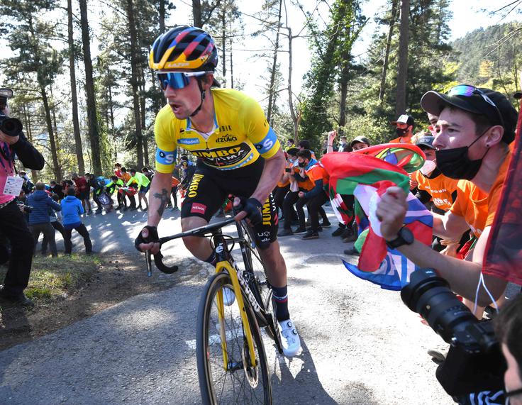 Primož Roglič bo imel na Touru ob sebi Jonasa Vingegaarda, ki je zamenjal Toma Dumoulina. | Foto: AP / Guliverimage