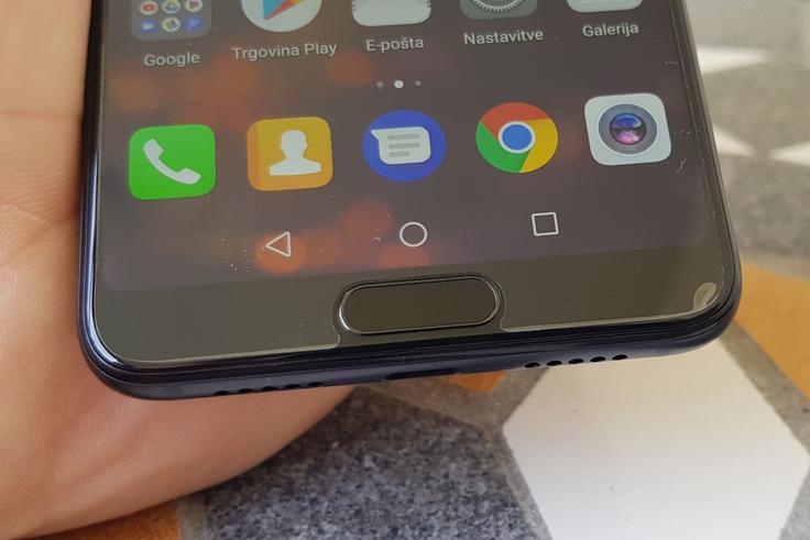 A kot smo omenili že zgoraj v članku, je čitalnik prstnih odtisov s tako dobrim prepoznavanjem obraza na huaweiju P20 praktično postal druga violina, tako da ga nismo uporabljali ravno pogosto. | Foto: Matic Tomšič