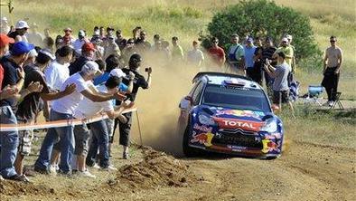 Loeb (še) ni uspel dati zaušnice Quesnelu in Ogierju