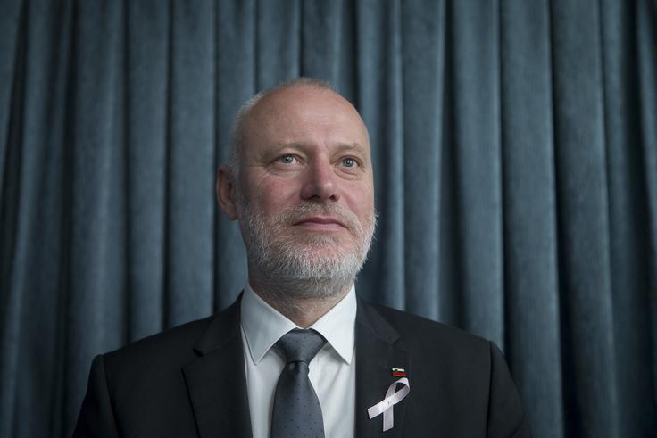 Predsednika državnega zbora Milana Brgleza na levici nekateri vidijo kot resnega favorita na predsedniških volitvah, a sam pri odločitvi, ali bo kandidiral, okleva. | Foto: Ana Kovač