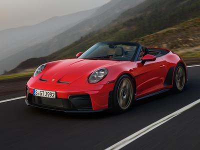 Uživanje 500 “konjev” pri Porscheju tudi z odprto streho in ročnim menjalnikom