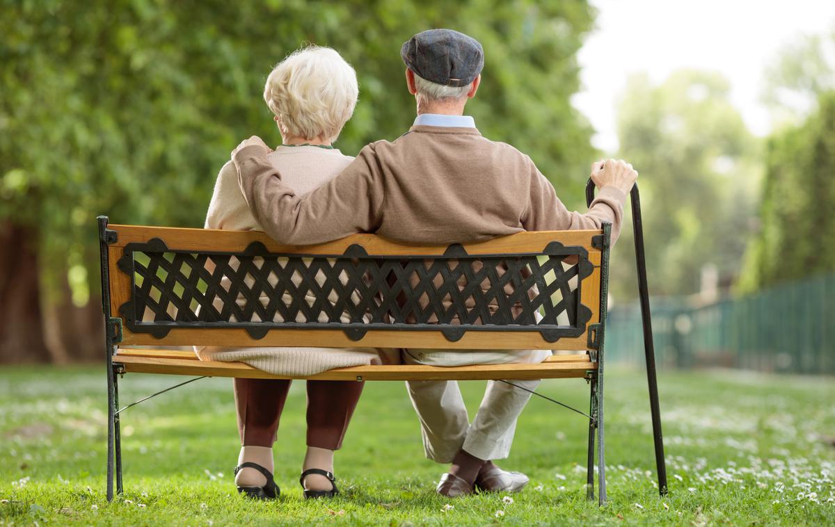 upokojenci | Poleg julijskih pokojnin bodo upokojenci na svoje račune danes prejeli tudi letni dodatek. | Foto Thinkstock
