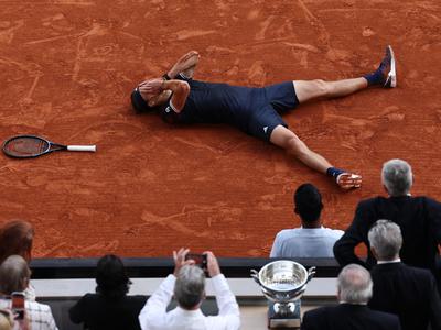 Čakanja je konec, v četrto je vendarle šlo: Zverev do prve lovorike za grand slam!
