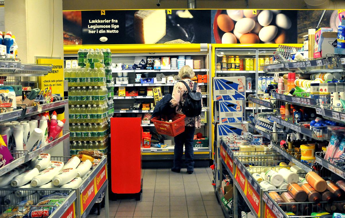 Trgovina | Podrobnejše podatke je mogoče najti na spletnem mestu Primerjaj cene, kjer sta na voljo tudi dnevno spremljanje in primerjava cen za več kot 17 tisoč živil v spletnih trgovinah štirih največjih slovenskih spletnih trgovcev. | Foto Guliverimage