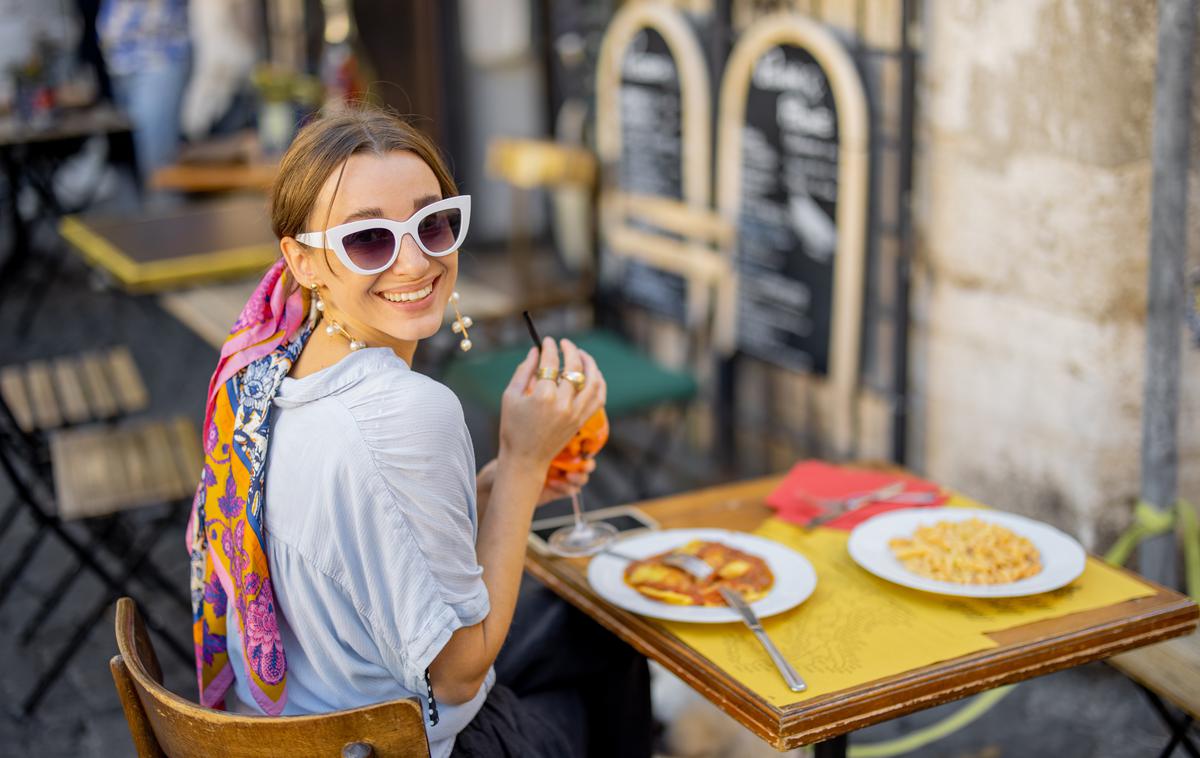 ženska, dekle, poletje, potovanje | Foto Shutterstock