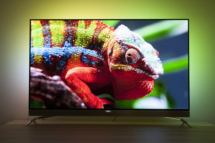 Še vedno ostaja dejstvo, da tehnike oddajanja televizijskih vsebin še ne zmorejo vsega, kar že zmorejo naprednejši televizorji, kot je ta. Najlepše slike in popolno doživetje tako še vedno ostajajo monopol ustrezno pripravljenih domačih vsebin in tistih, dostopnih na internetu, ter ustreznega nabora vsebin na ploščah Blu-Ray in storitvah pretočnega videa, kot je Netflix. | Foto: Bojan Puhek
