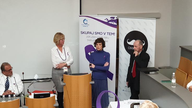 "Simptomi niso značilni, zato se moramo poslušati in ne zanemarimo na primer bolečin v trebuhu, kot sem jim jaz," pravi Anita Hrestak, ki je na današnji novinarski konferenci spregovorila o svoji izkušnji z zahrbtno boleznijo. | Foto: Metka Prezelj