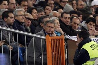Mourinhu dve tekmi, Realu 215.000 evrov kazni