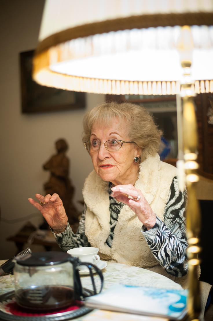 Pri nas doma nismo nikoli rekli, da je dekle, ki ima več fantov, kurba. O ne, mama je vedno govorila: "Za ples sta potrebna dva. Če se kaj zgodi, sta oba enako kriva." | Foto: Bor Slana