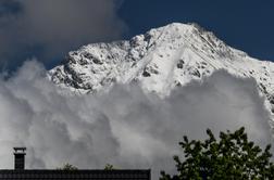 Danes ponekod celo nekaj sonca, občasno pa krajevne padavine, tudi plohe