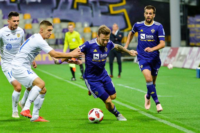 Dino Hotić je že po prvi četrtini nove sezone popravil svoj do zdaj rekorden strelski učinek (4 goli). | Foto: Mario Horvat/Sportida