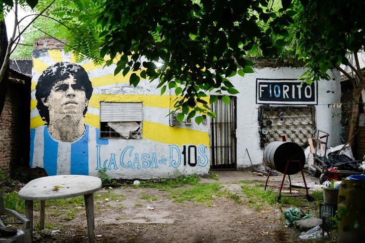 Hiša v soseski Villa Fiorita na obrobju Buenos Airesa v Argentini, kjer je Maradona preživel zgodnja leta svojega otroštva. | Foto: Reuters