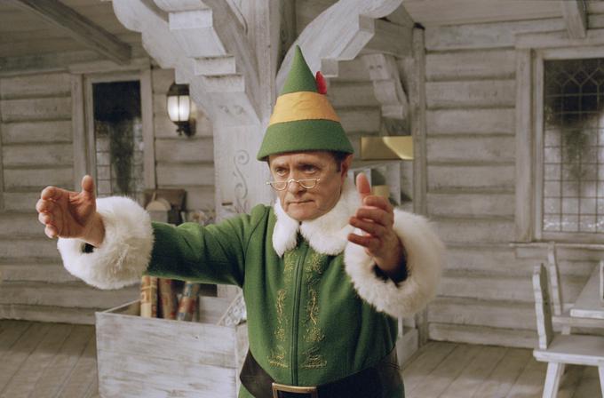 Bob Newhartu v filmu Škrat (Elf). | Foto: Guliverimage