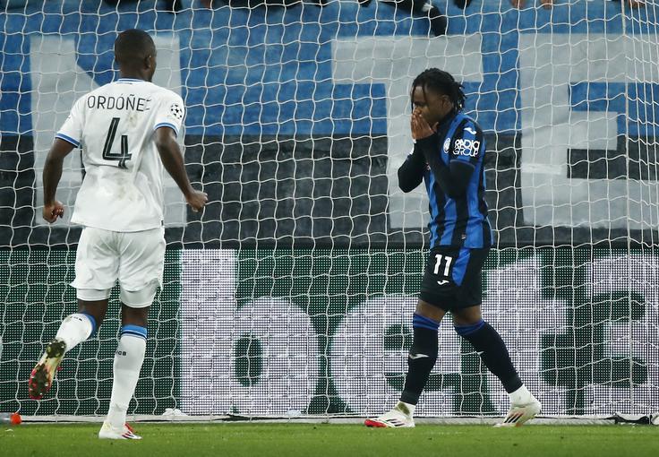 Ademola Lookman, strelec edinega gola za Atalanto, je zapravil strel z bele točke v 61. minuti. | Foto: Reuters