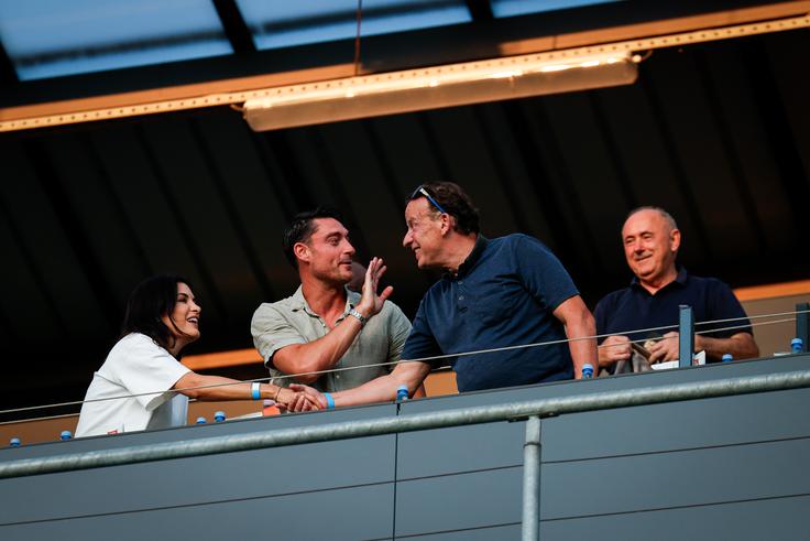 Na tribuni je bil tudi Albert Riera. | Foto: Luka Kotnik