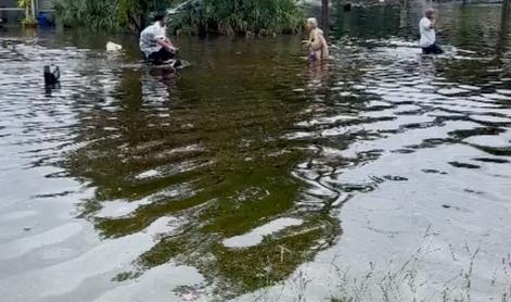 Učinki Debby se šele začenjajo, na Floridi več mrtvih #video