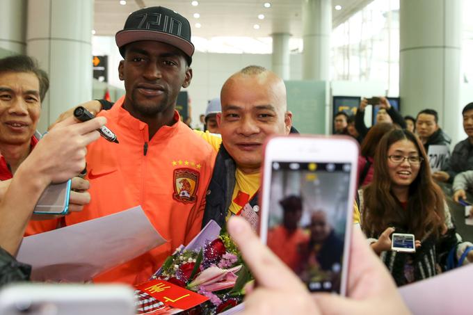 Takole so Kitajci lani pričakali Jacksona Martineza. | Foto: Reuters