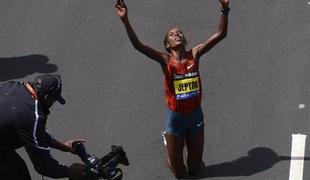 Si je kenijska maratonka Rita Jeptoo pomagala z nedovoljenimi poživili?