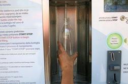 Združenje kmečkih sirarjev zavrača očitke o škodljivosti pitja surovega mleka