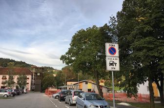 Nenavaden prometni znak, kdo ga je postavil?
