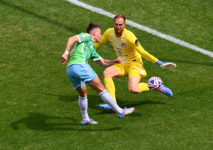 Jan Oblak je z atleti dosegel prvo zmago. | Foto: Reuters