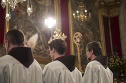 Država za prispevke duhovnikov letos namenila 1,4 milijona evrov