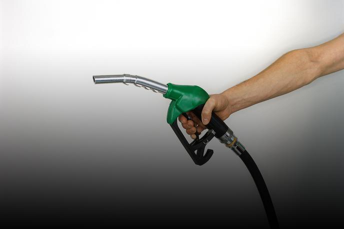 Bencin. Gorivo. | Za 50-litrski rezervoar dizla oziroma 95-oktanskega bencina boste na omenjenih bencinskih servisih še naprej odšteli 50 evrov. | Foto Thinkstock