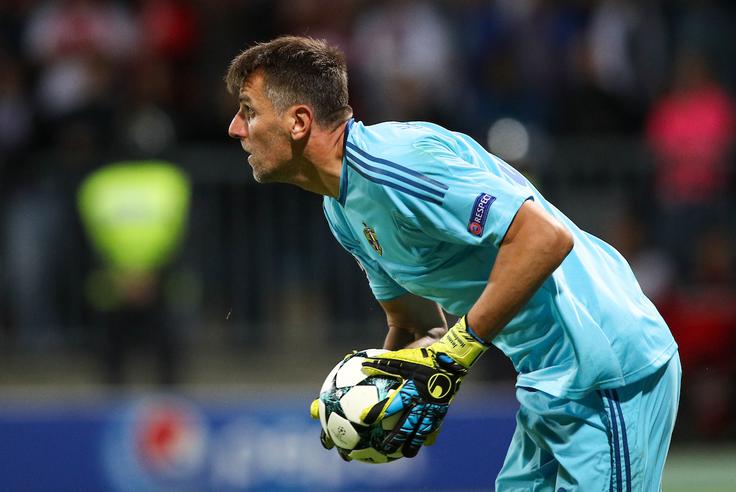 Jasmin Handanović je naredil napako, ki pa na koncu ni bila usodna. | Foto: Morgan Kristan / Sportida