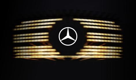 Mercedes kmalu z novim: ali ta fotografija nakazuje drzen korak? #foto