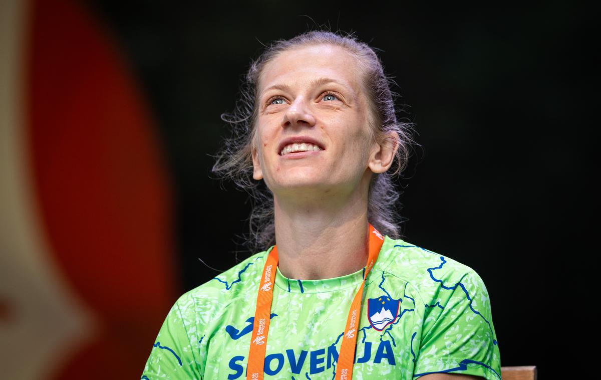 Tina Šutej | Tina Šutej ima med skakalkami ob palici najboljši prijavljen izid.  | Foto Jure Banfi