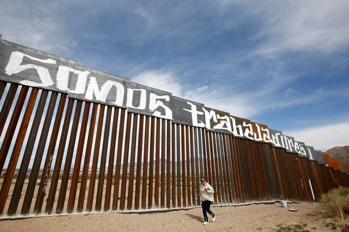 Mehičani so z ogorčenjem sprejeli napoved gradnje zidu na meji z ZDA. | Foto: Reuters