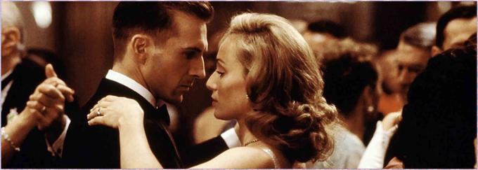 Med 2. svetovno vojno se v italijanski vojaški bolnišnici zdravi skrivnostni bolnik z nevarno in romantično preteklostjo. Epska ljubezenska drama Anthonyja Minghelleja z Ralphom Fiennesom v naslovni vlogi je prejela kar devetih zlatih kipcev, vključno z oskarjem za najboljši film, režijo in stransko igralko (Juliette Binoche). • V petek, 14. 2., ob 8.55, na AMC.*

 | Foto: 