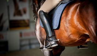 Spolna zloraba v konjeniškem klubu: policija ovadila trenerja