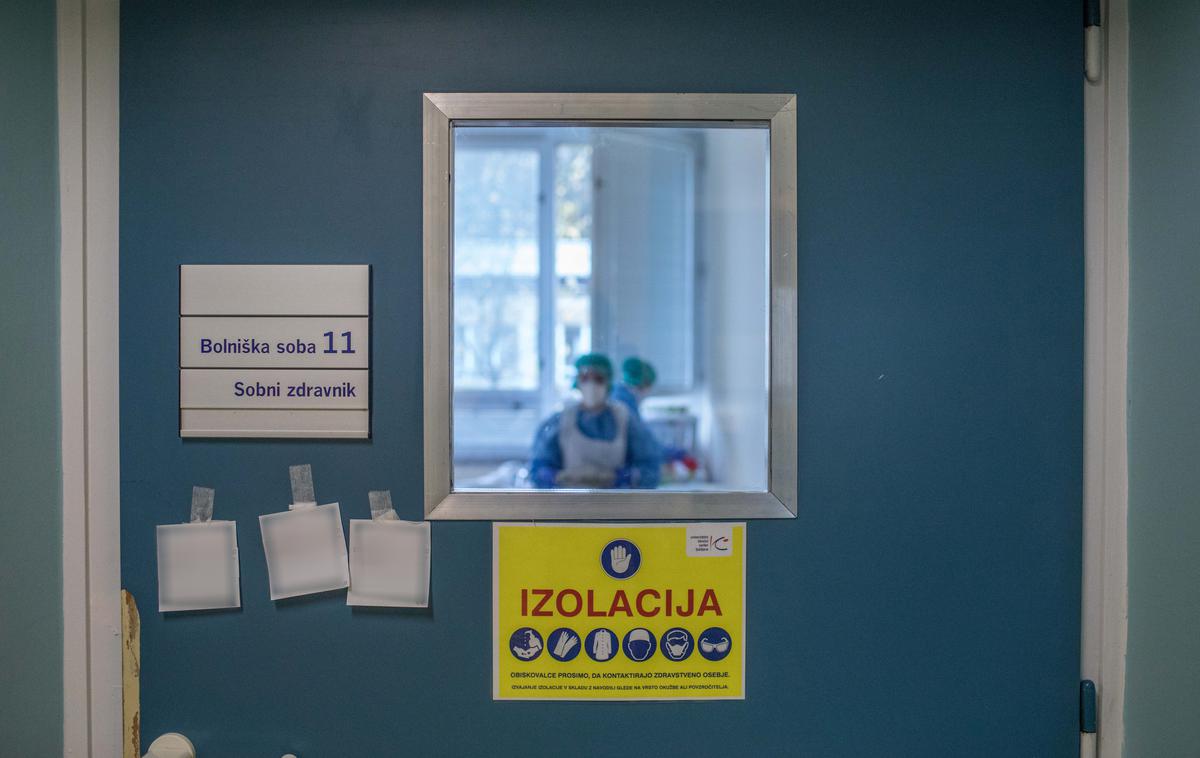 Infekcijska klinika | Infektologinja je opomnila še, da je cepljenje še vedno priporočljivo, kot najbolj smiselno pa je izpostavila cepljenje proti gripi in covid-19.  | Foto Matej Povše/ UKC Ljubljana