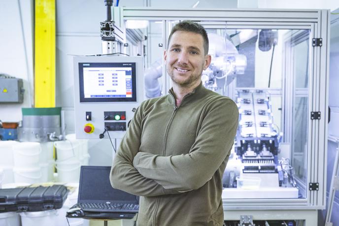 Žan Šude | Podjetniški duh se je pri mladem podjetniku kazal že zgodaj. Po srednji zdravstveni šoli je Žan Šude hitro ugotovil, da to ni njegova pot.  | Foto Ana Kovač