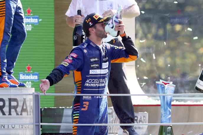 Monza Daniel Ricciardo | Lani v Monzi je Daniel Ricciardo nazadnje pil šampanjec iz svojega čevlja. | Foto Guliver Image