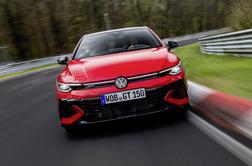 Volkswagen in Akrapovič: kultni golf GTI ima prvič več kot 300 "konjev"